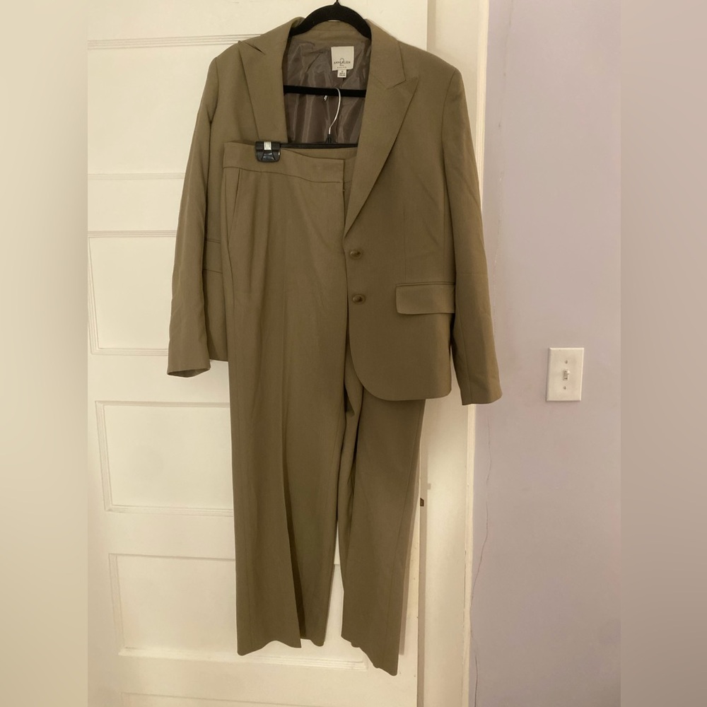 Anne Klein Women’s Suit in taupe